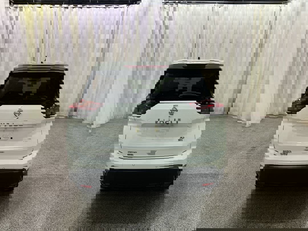 2026 Nissan Rogue S photo 3