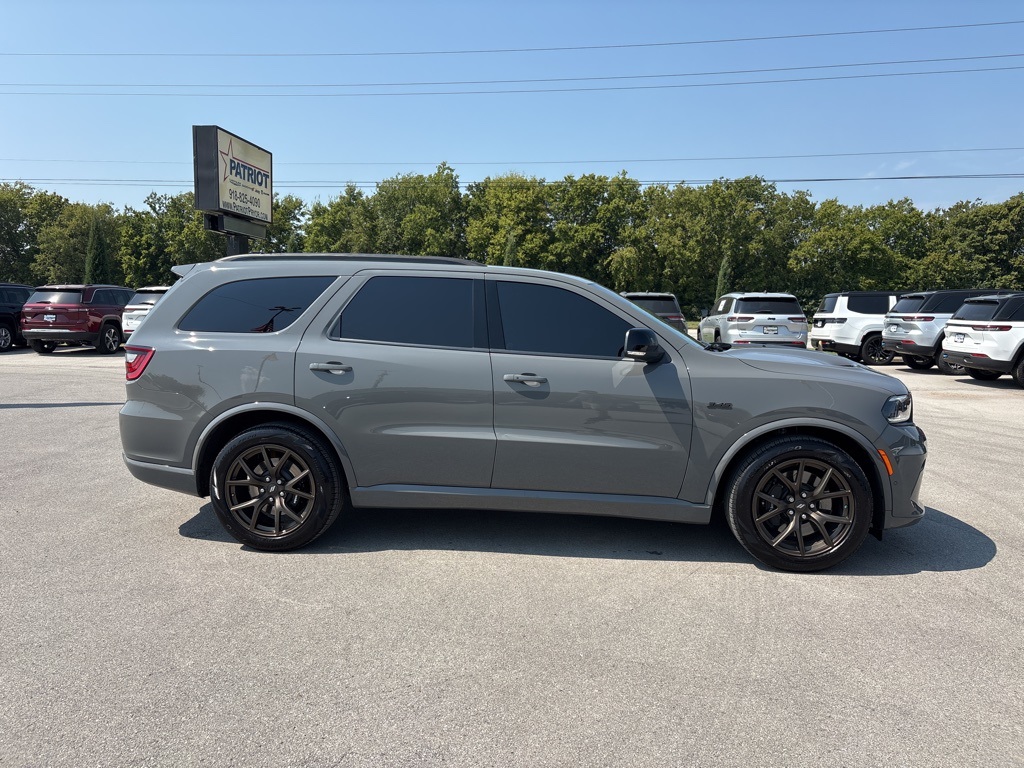 2025 Dodge Durango R/T photo 2