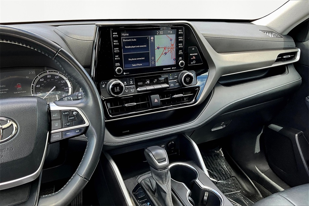 Image 6 of Pre-Owned 2022 Toyota Highlander XLE