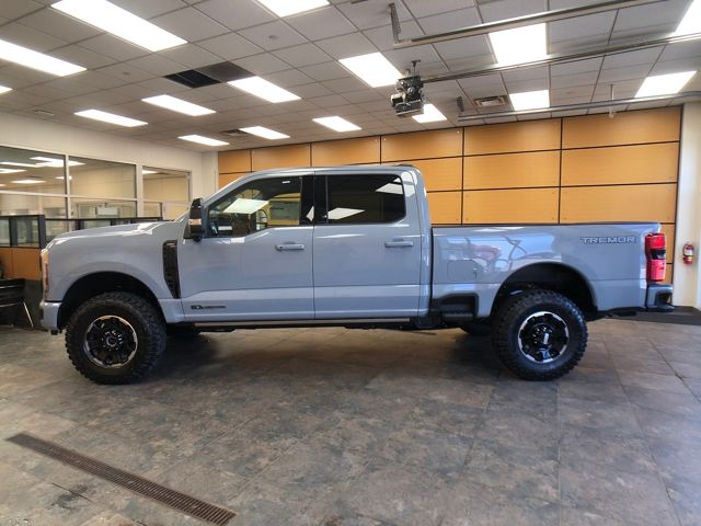 2026 Ford F-350 photo 4