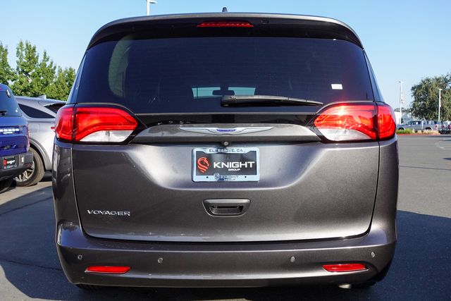 2020 Chrysler Voyager LX photo 4