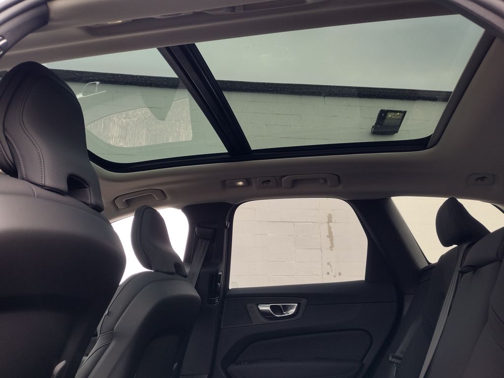 2026 VOLVO XC60 - Image 20