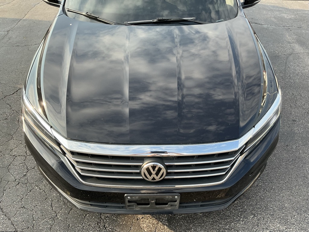 2021 Volkswagen Passat 2.0T SE photo 9