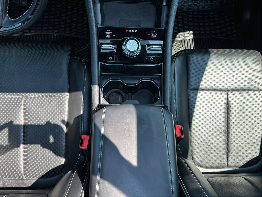 2023 Jeep Grand Cherokee Overland photo 22