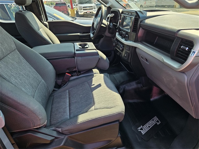 2022 Ford F-150 XL photo 2