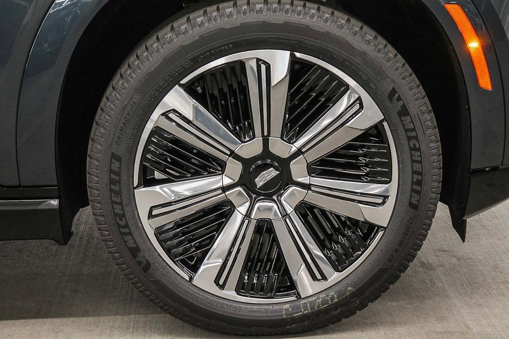 2026 Cadillac Escalade IQ Luxury photo 6