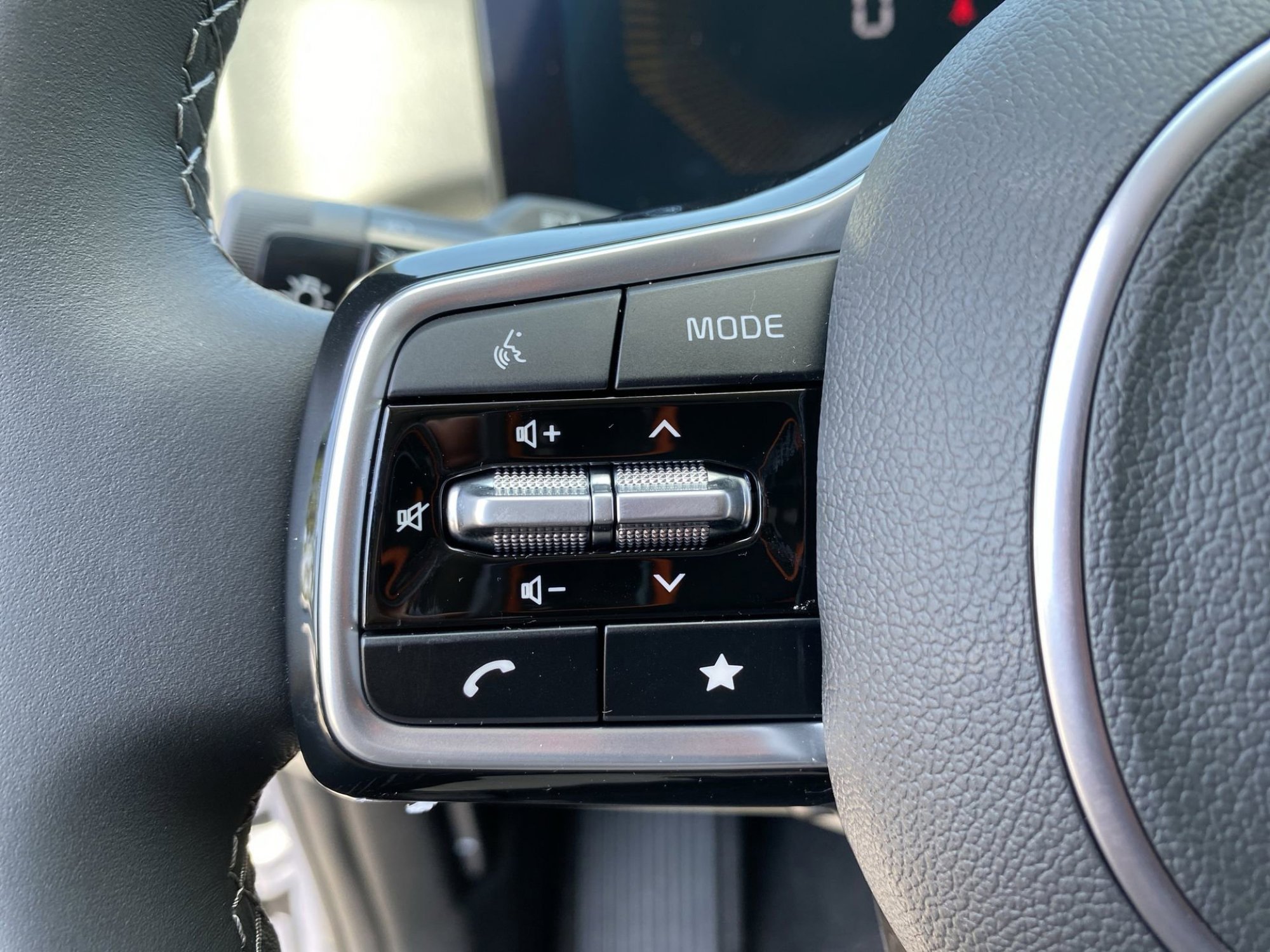 2025 Kia Sorento S photo 19