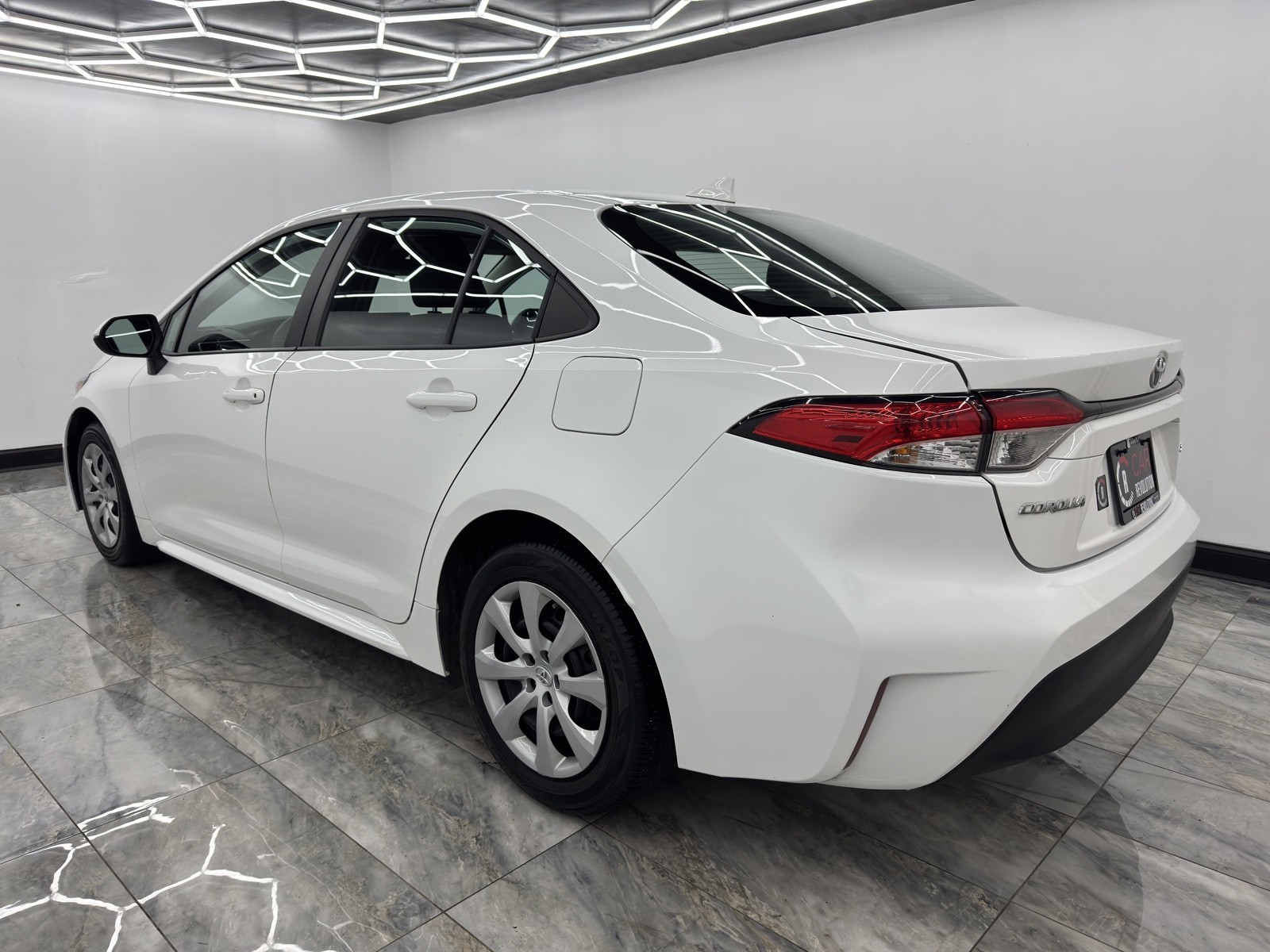 2023 Toyota Corolla LE photo 4