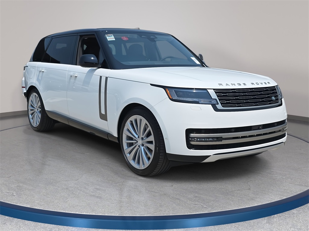 2025 Land Rover Range Rover SE photo 3