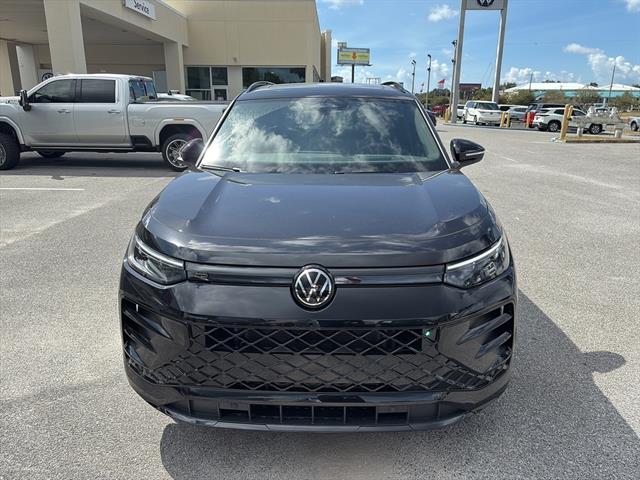 2025 Volkswagen Tiguan SE R-Line Black photo 2