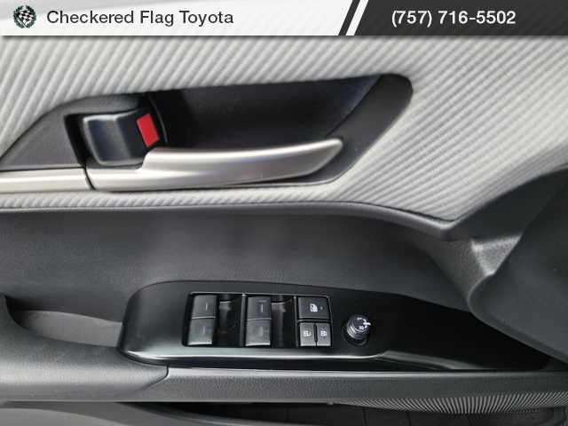 2025 Toyota Camry SE photo 21
