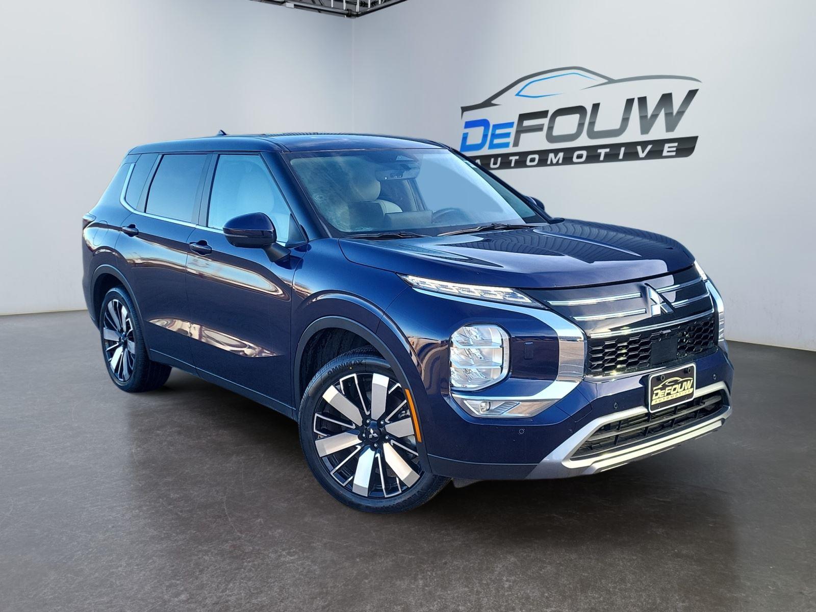 2025 Mitsubishi Outlander SE's photo