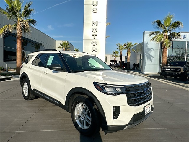 2025 Ford Explorer Active's photo