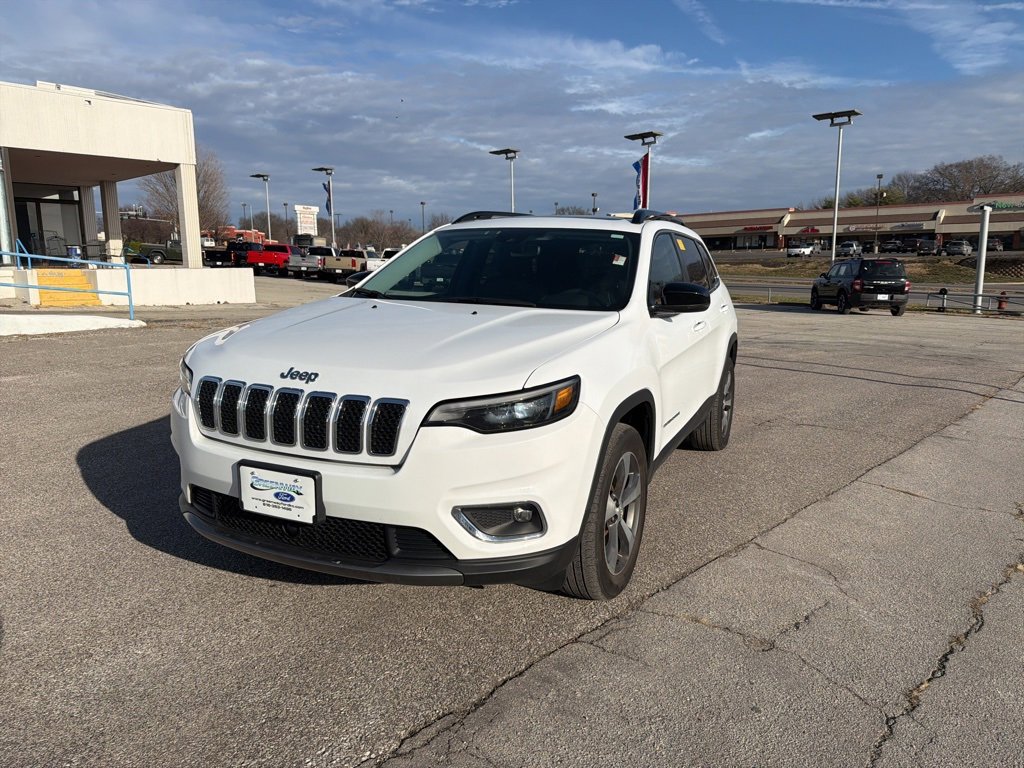 Used 2022 Jeep Cherokee Limited with VIN 1C4PJMDXXND525089 for sale in Kansas City