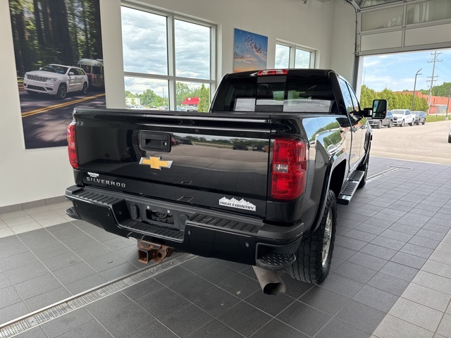 2015 Chevrolet Silverado 3500HD High Country photo 4