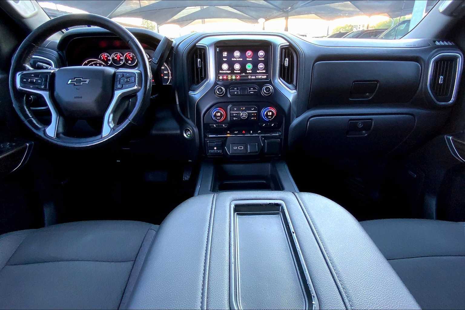 2020 Chevrolet Silverado 1500 RST photo 13