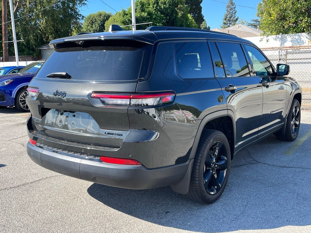 2024 Jeep Grand Cherokee Limited photo 2