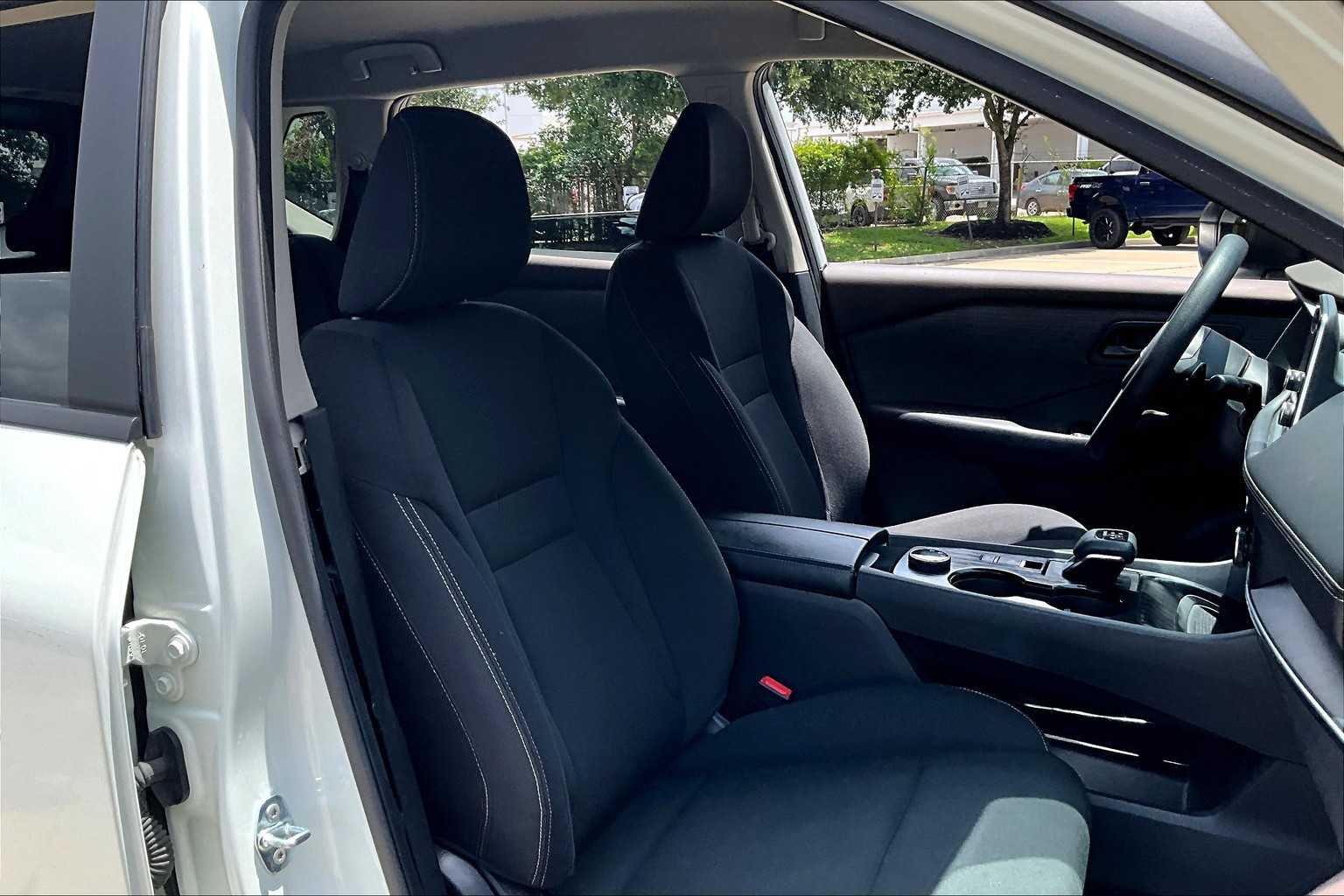 2023 Nissan Rogue S photo 7