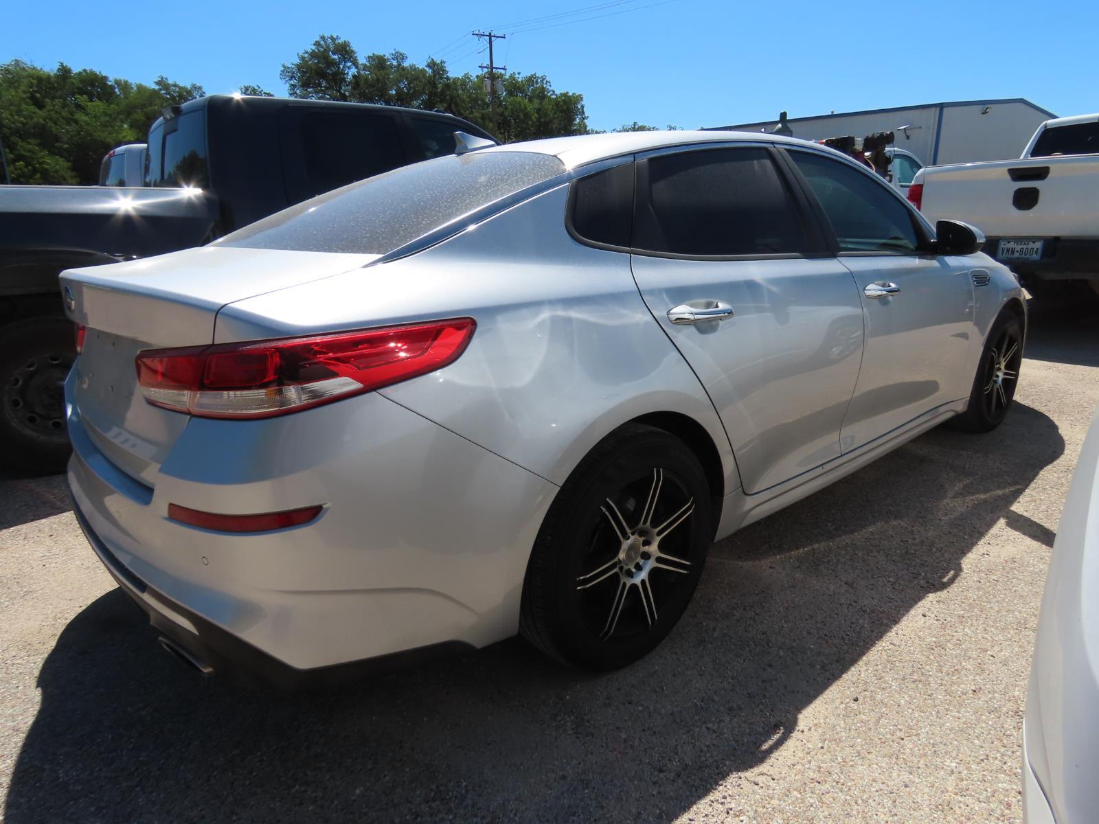 2020 Kia Optima LX photo 5