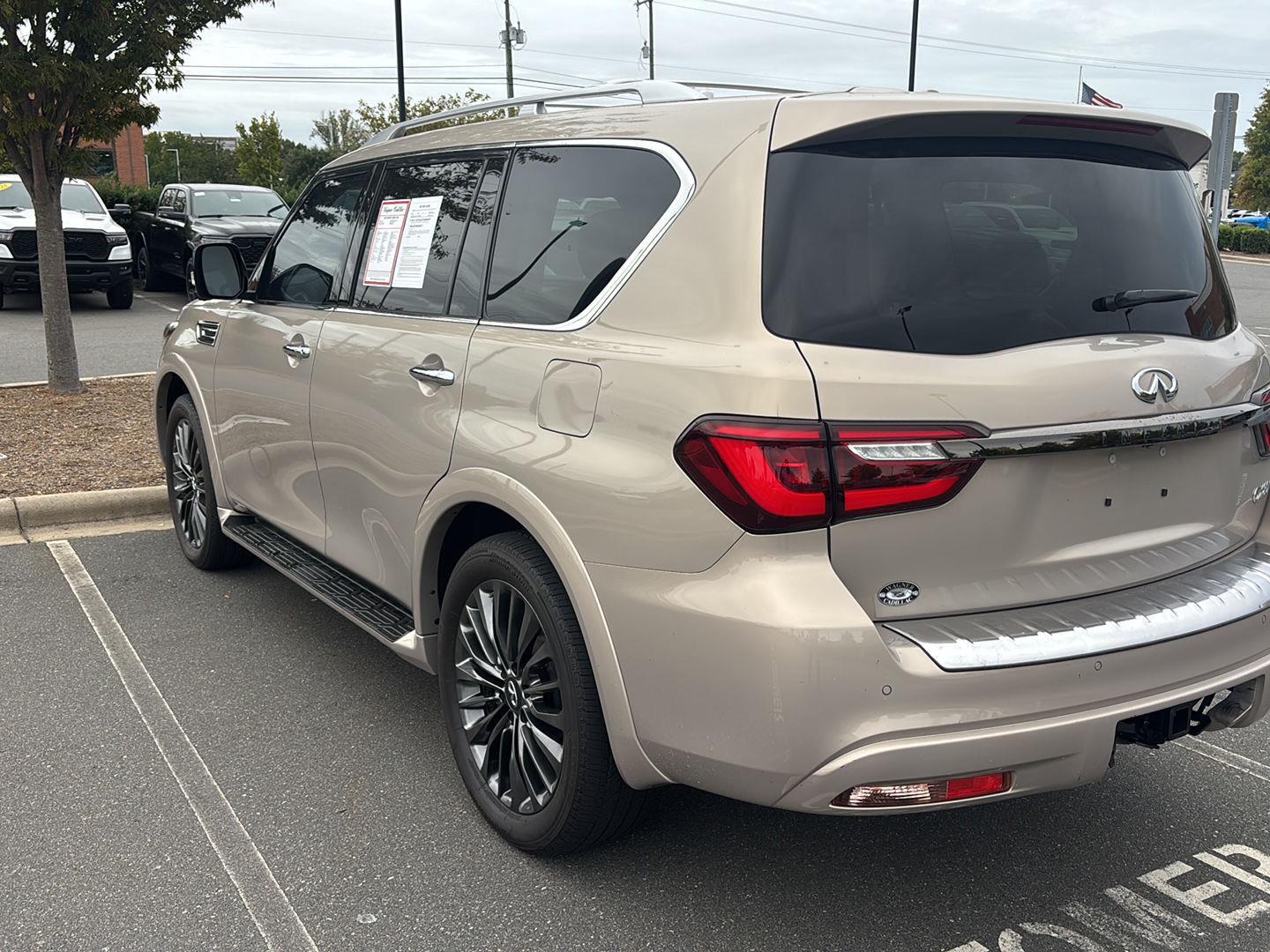 2022 Infiniti QX80 Premium Select photo 4