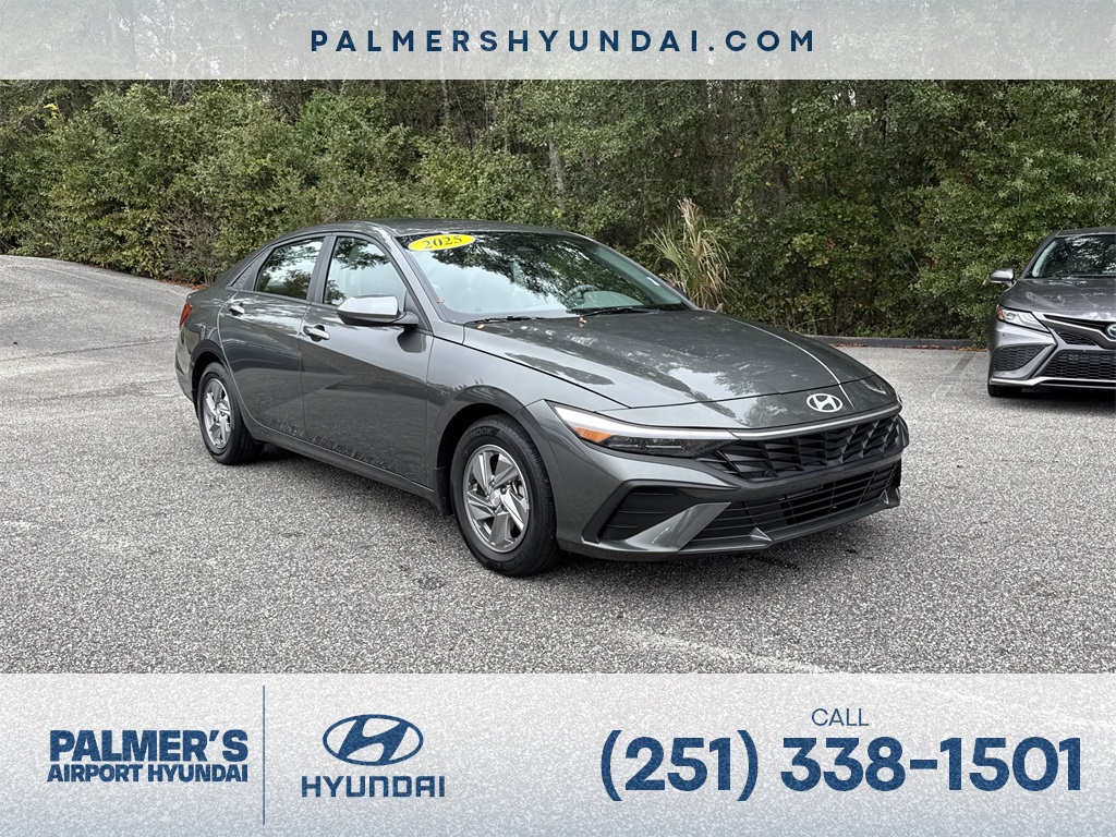 2025 Hyundai Elantra SE's photo