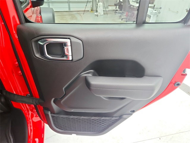 2025 Jeep Wrangler Sport S photo 35