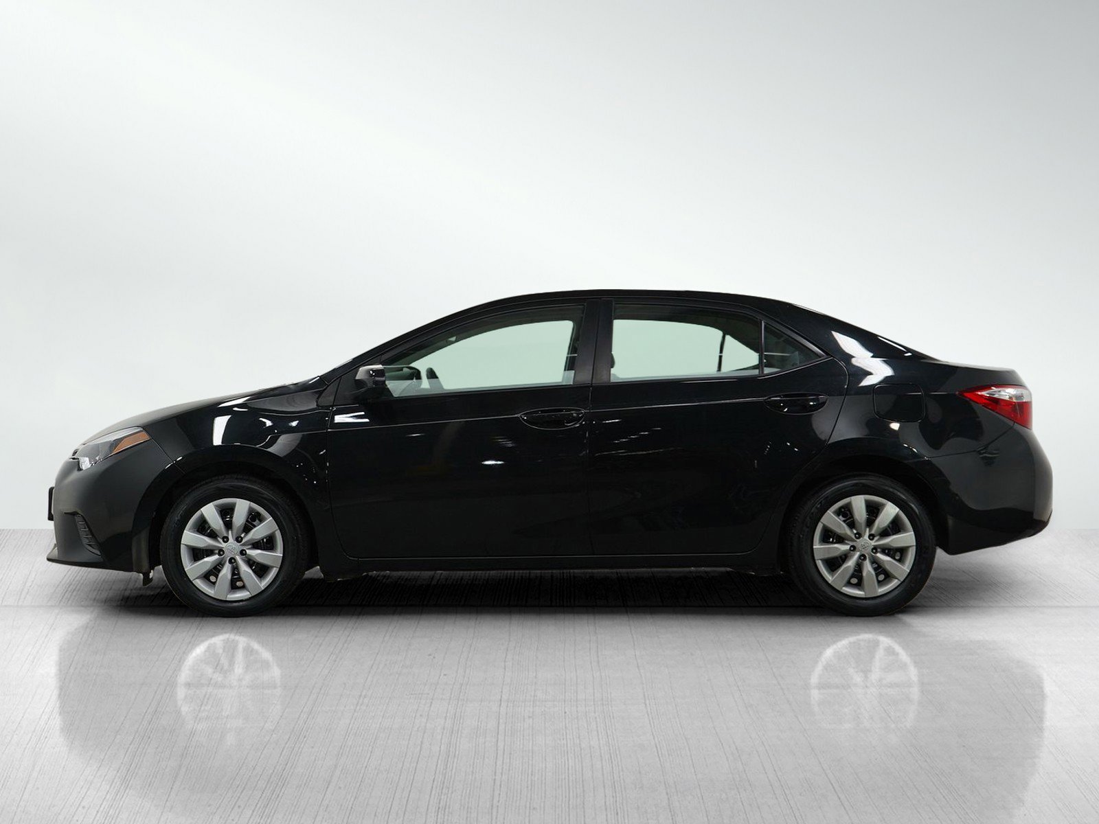 Used 2016 Toyota Corolla LE with VIN 2T1BURHE5GC593839 for sale in South Saint Paul, Minnesota