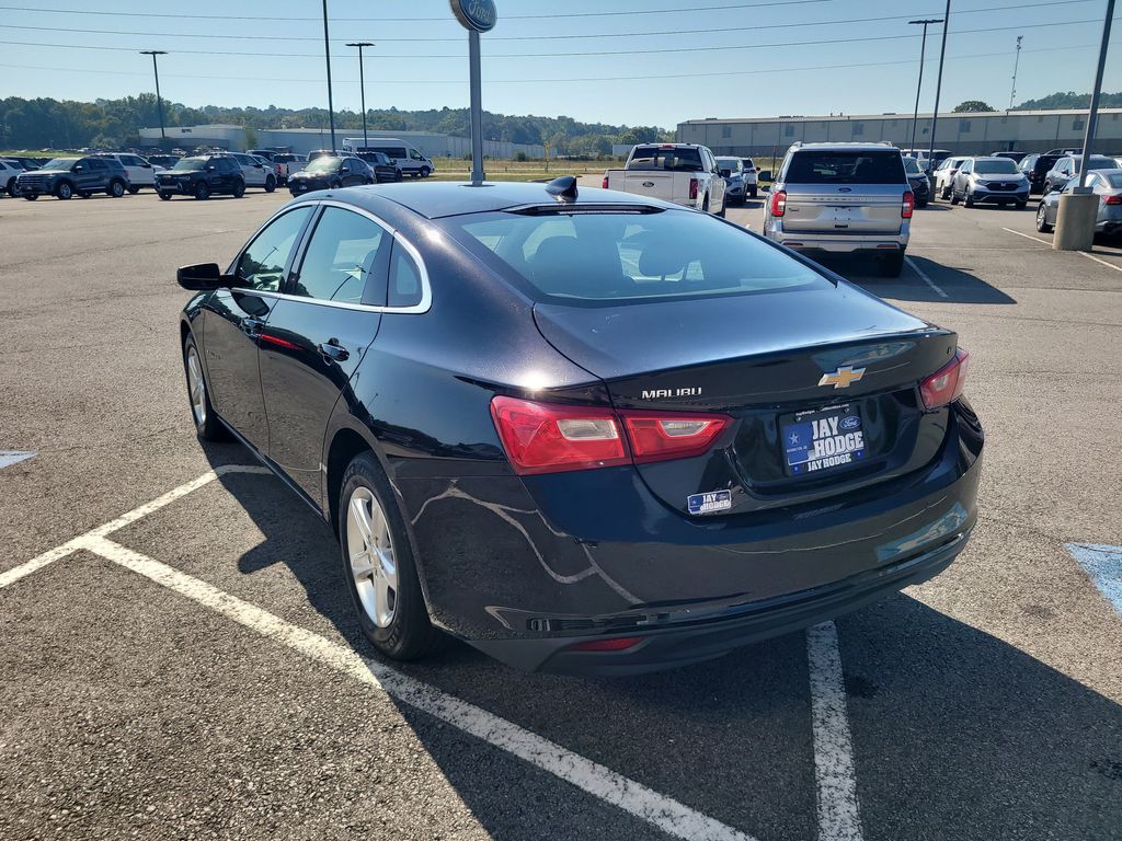 2024 Chevrolet Malibu 1LT photo 4