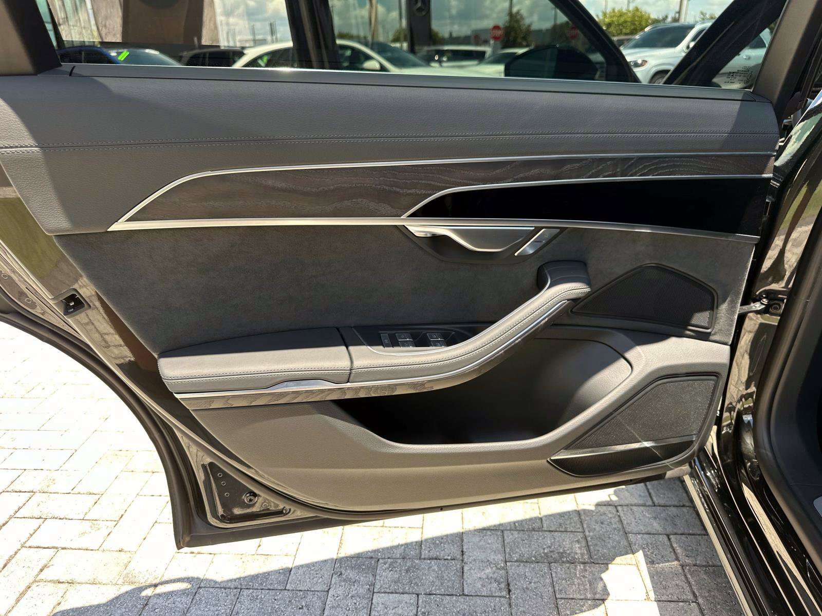 2023 Audi A8 L 55 TFSI Quattro photo 11