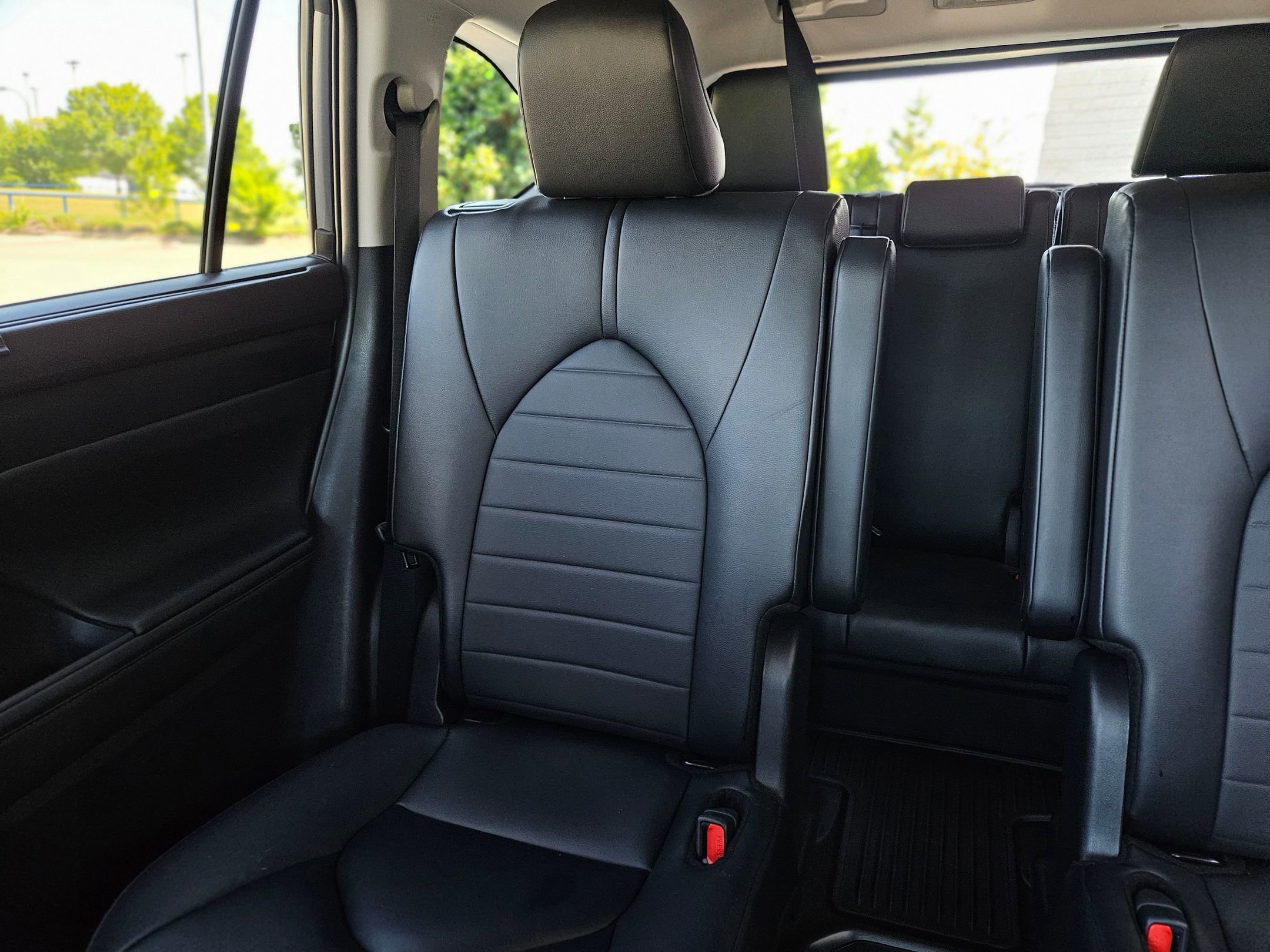 2024 Toyota Highlander XLE photo 12