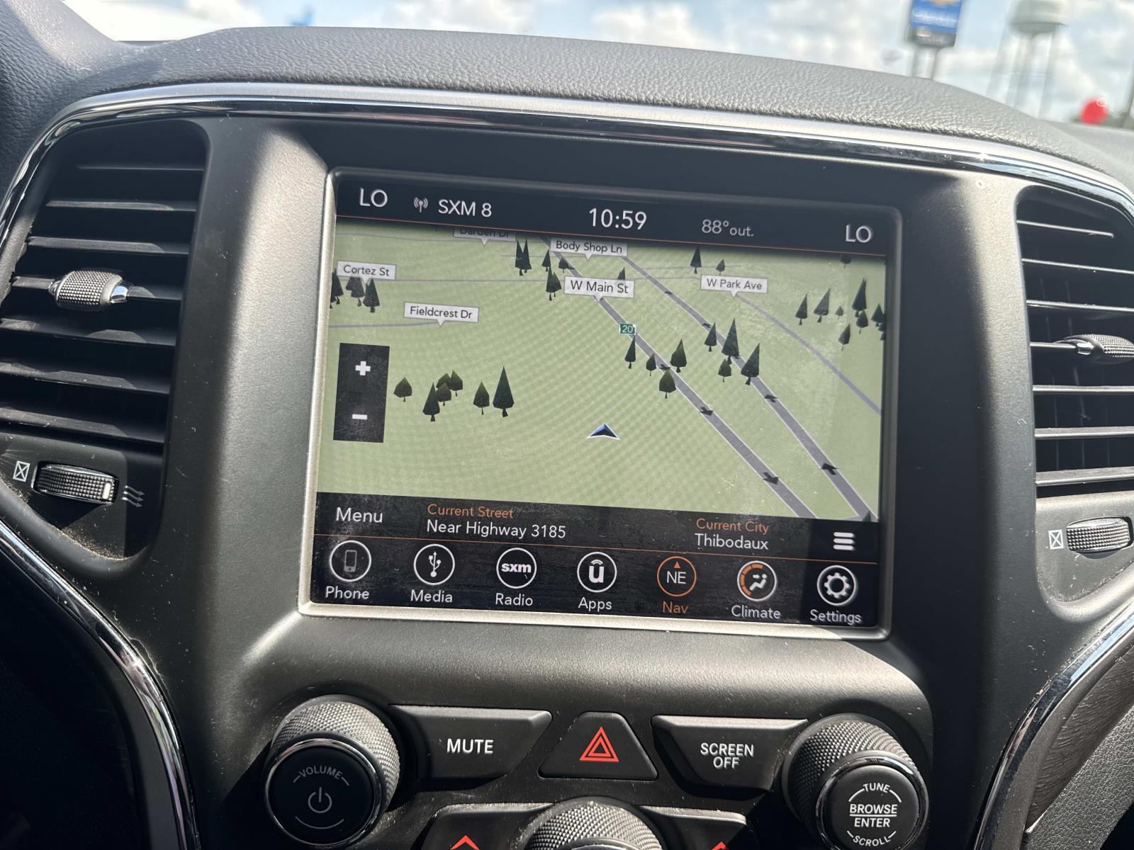 2018 Jeep Grand Cherokee Laredo E photo 23