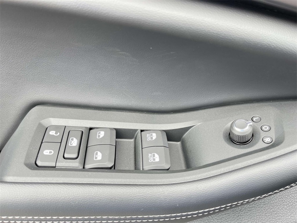 2025 Jeep Grand Cherokee Laredo X photo 9