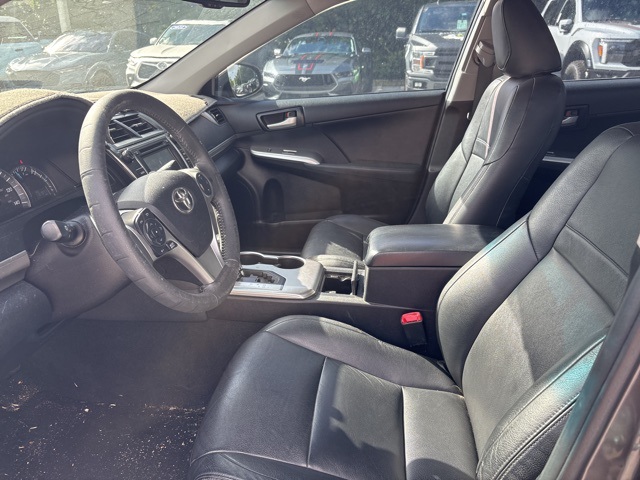 2014 Toyota Camry SE photo 12