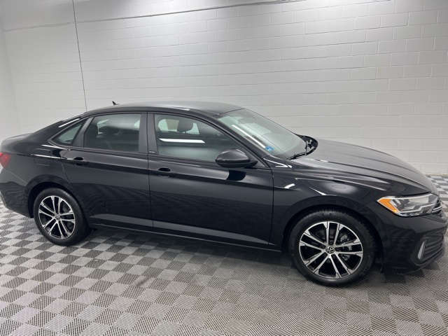 2024 Volkswagen Jetta 1.5T Sport photo 4