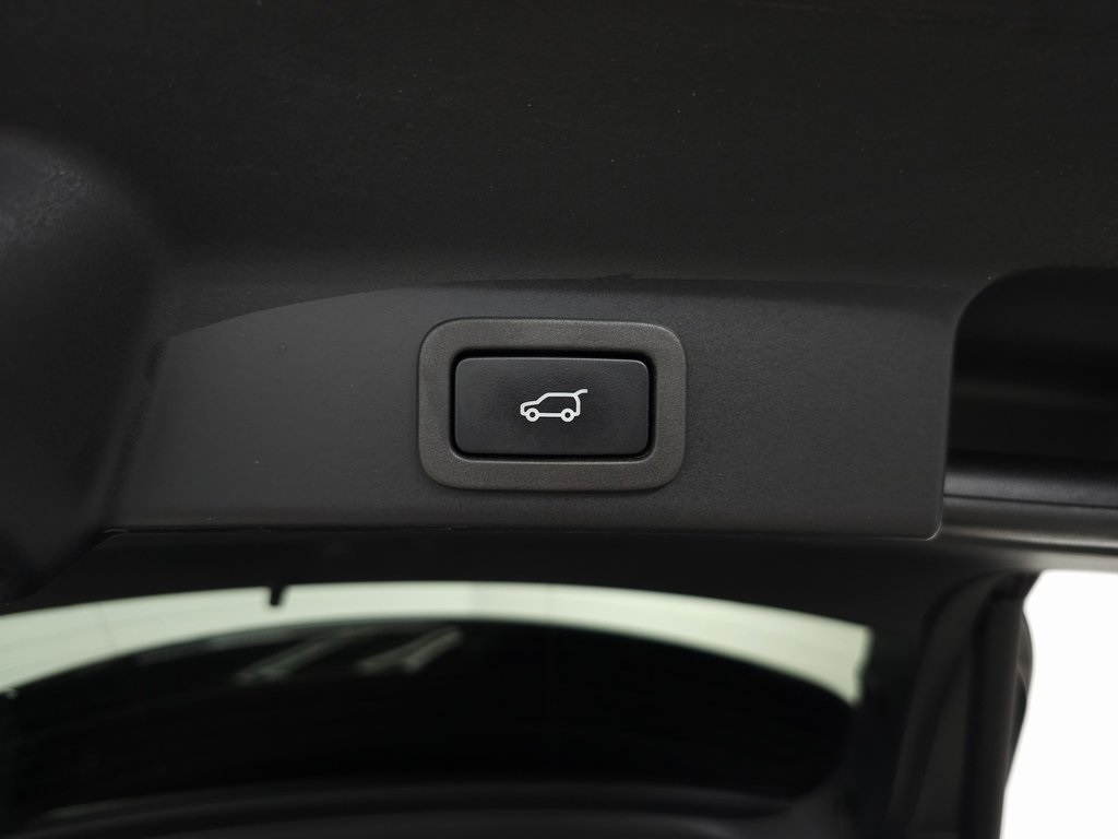 2022 JAGUAR F-PACE - Image 6