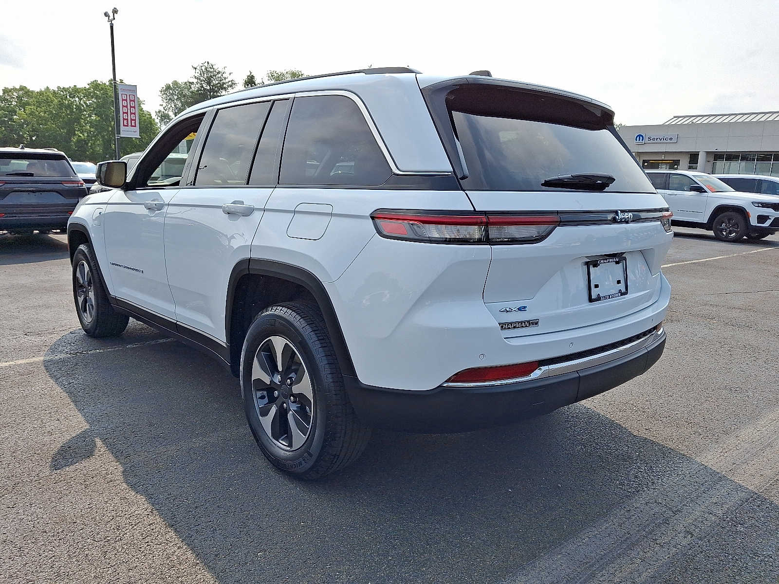 2023 Jeep Cherokee 4xe photo 2
