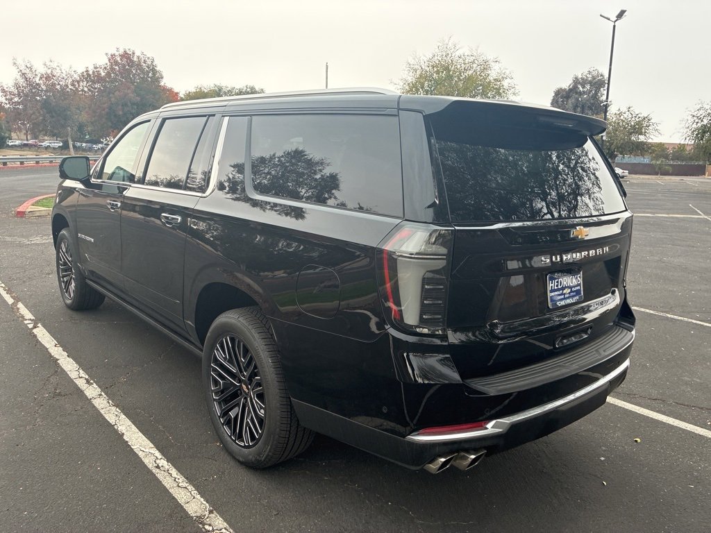 2026 Chevrolet Suburban High Country photo 4