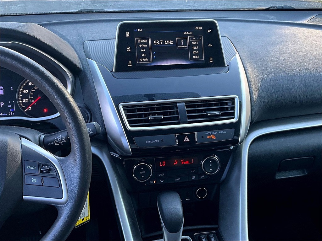 2020 Mitsubishi Eclipse Cross LE photo 18