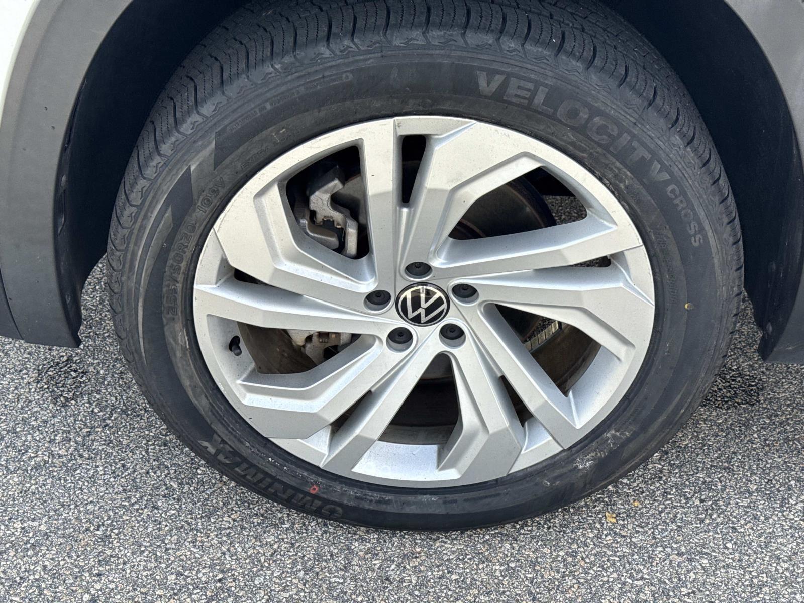 2022 Volkswagen Atlas V6 SE Technology photo 3