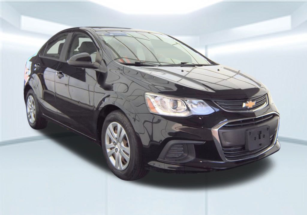 2017 Chevrolet Sonic LS photo 3