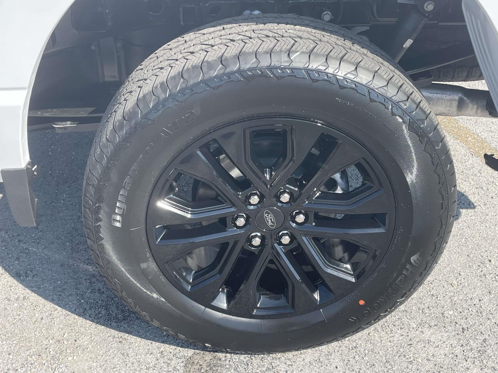 2025 Ford F-150 Lariat photo 9