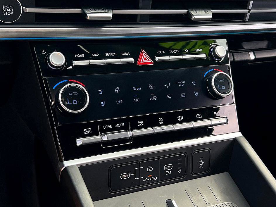 2025 Hyundai Santa Fe Limited photo 13