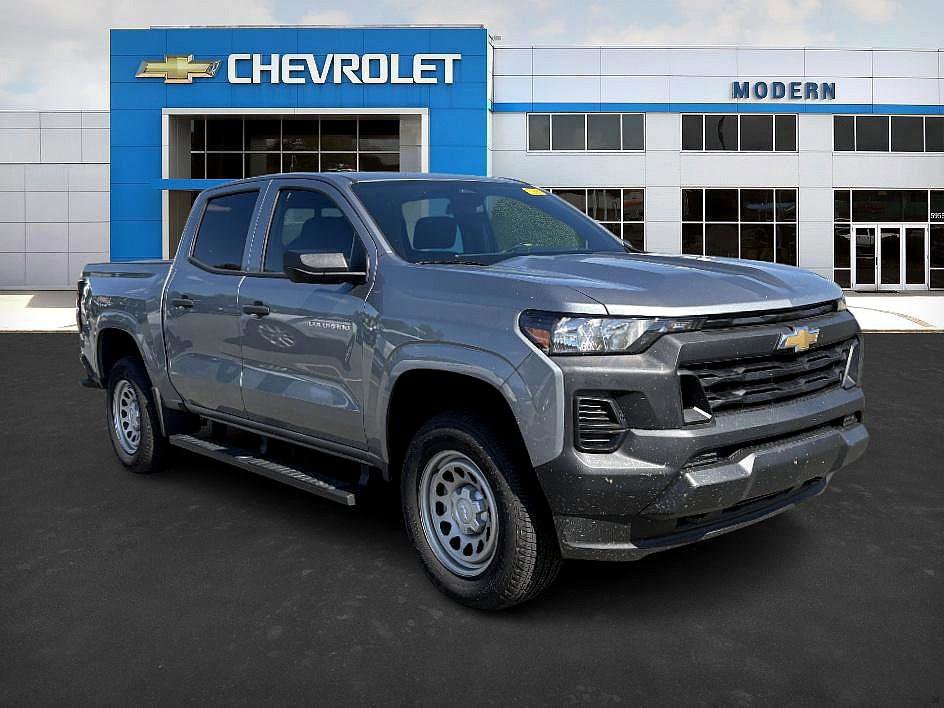 2025 Chevrolet Colorado Work Truck LT photo 6