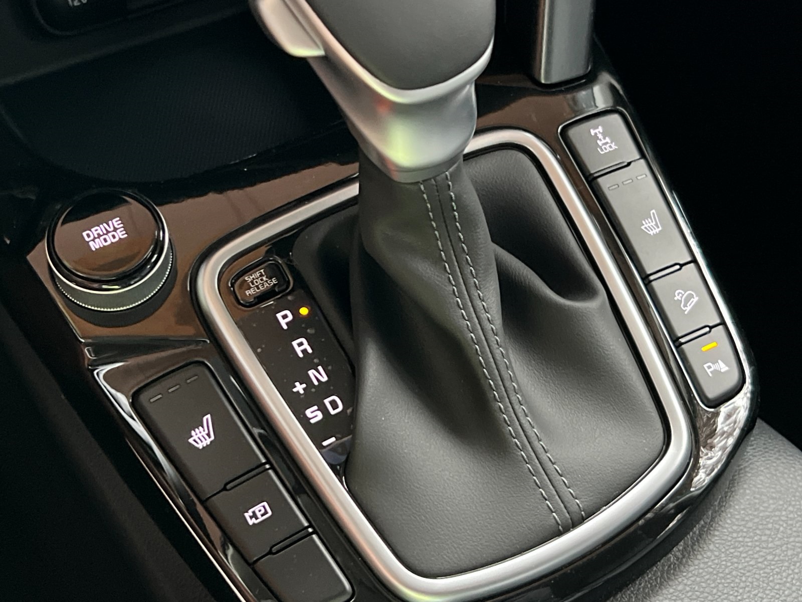 2026 Kia Seltos EX photo 19