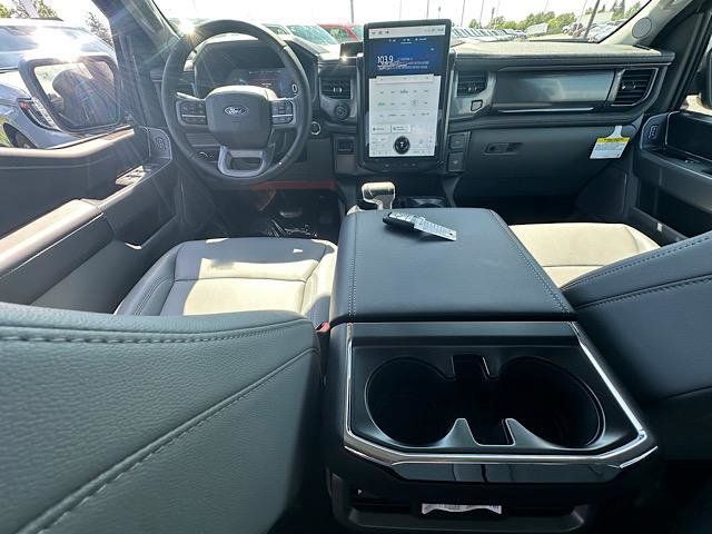 2025 Ford F-150 Lightning photo 12