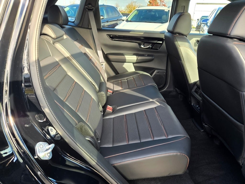 2025 Honda CR-V Hybrid Sport Touring photo 4