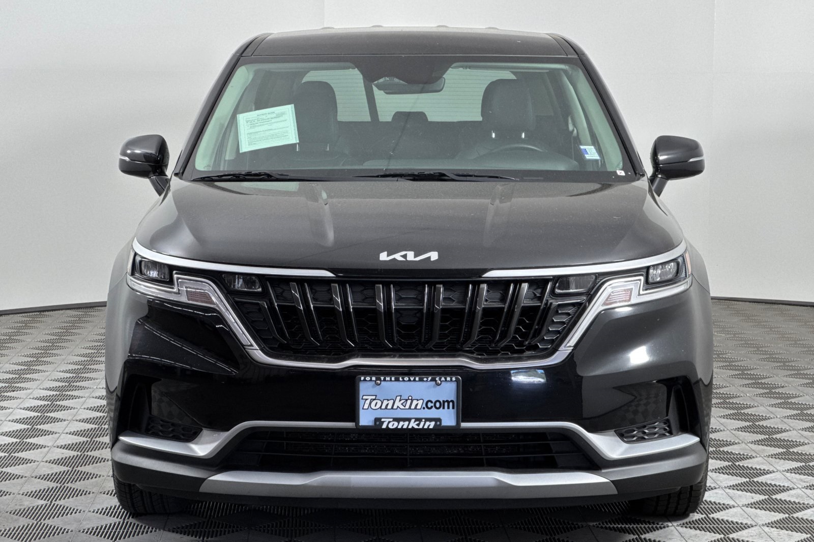 2024 Kia Carnival LX photo 7