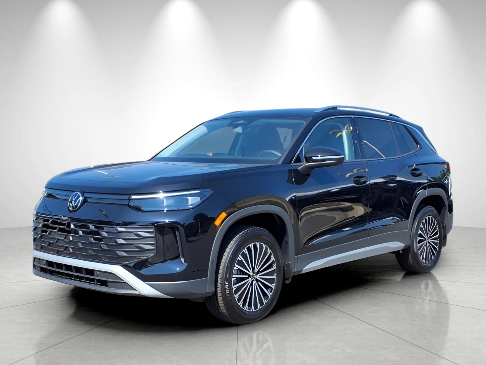 2025 Volkswagen Tiguan S's photo