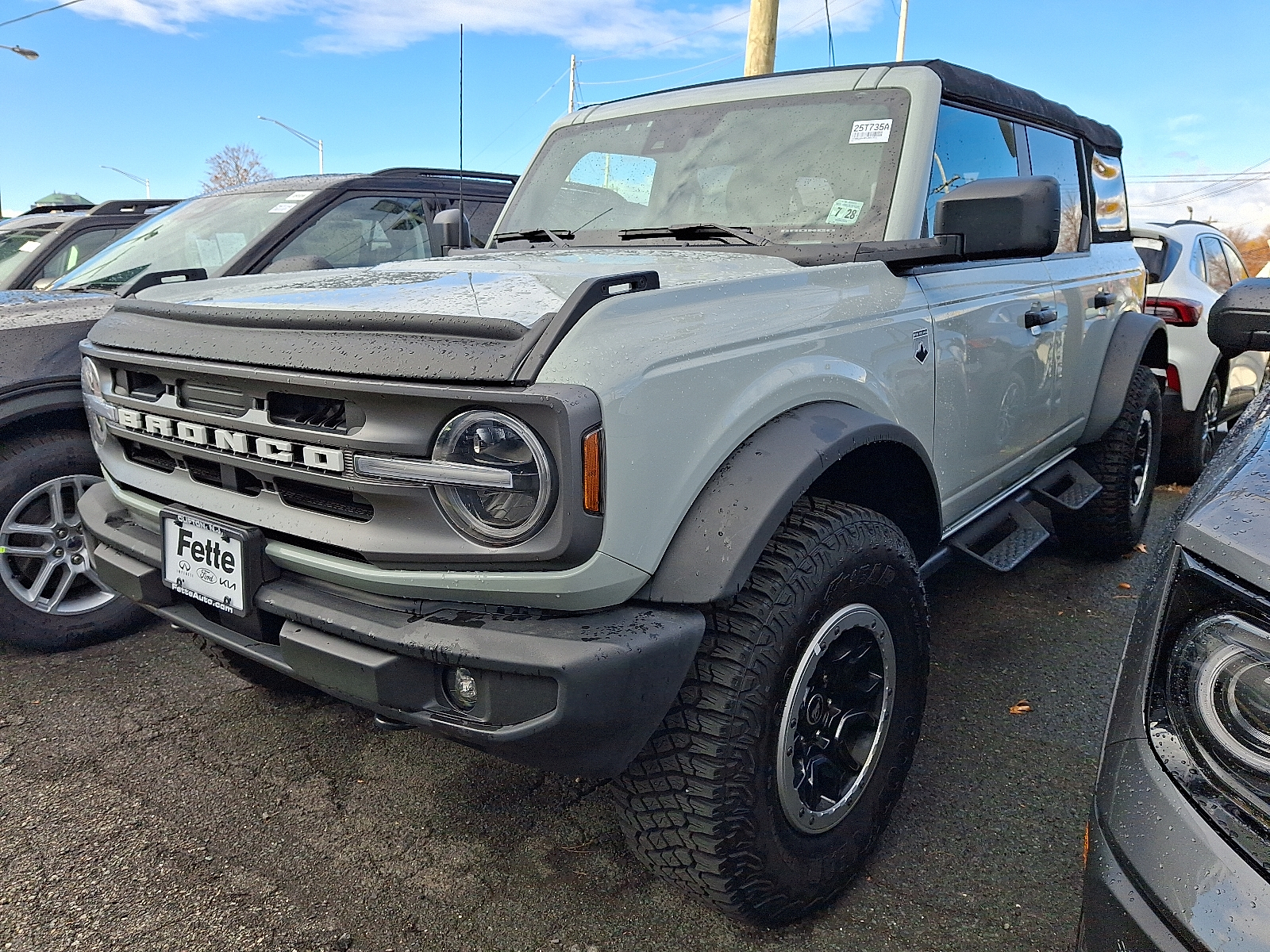 2023 Ford Bronco 4-Door Big Bend's photo