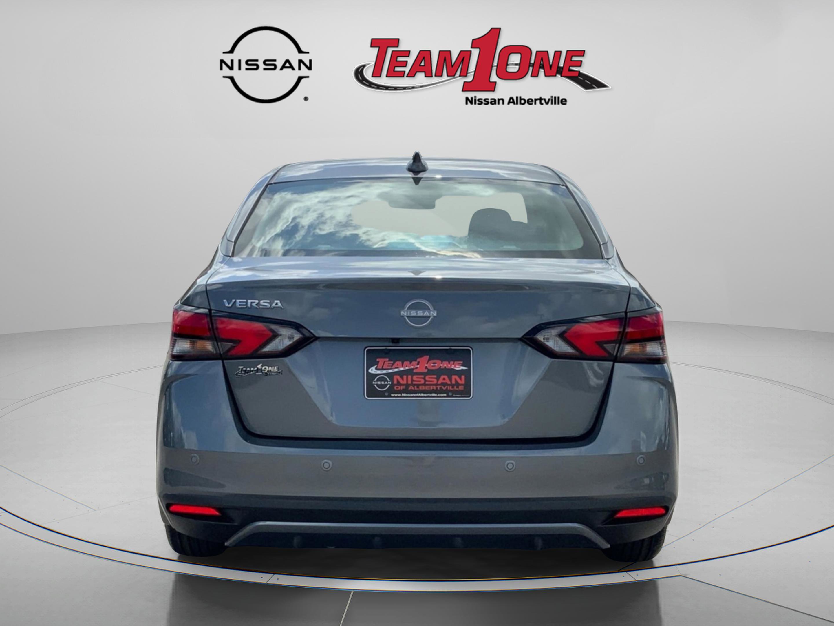 2025 Nissan Versa SV photo 4